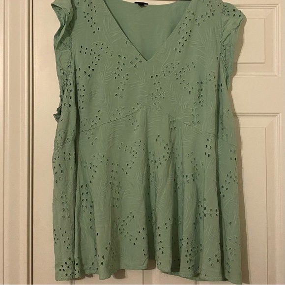 torrid Tops - Torrid Eyelet Ruffle Sleeve Babydoll Top Green size 5